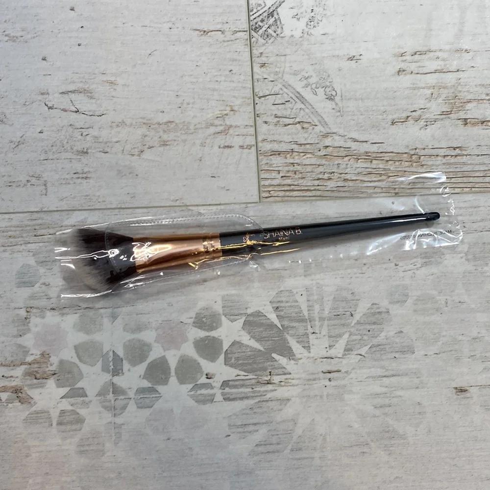 Shaina B Miami Contour Brush